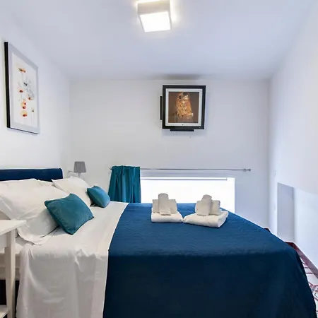 Dimora Vico Storella Couette-café Lecce